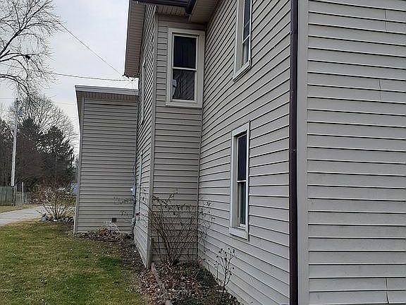 2nd image of 28 Dewey St