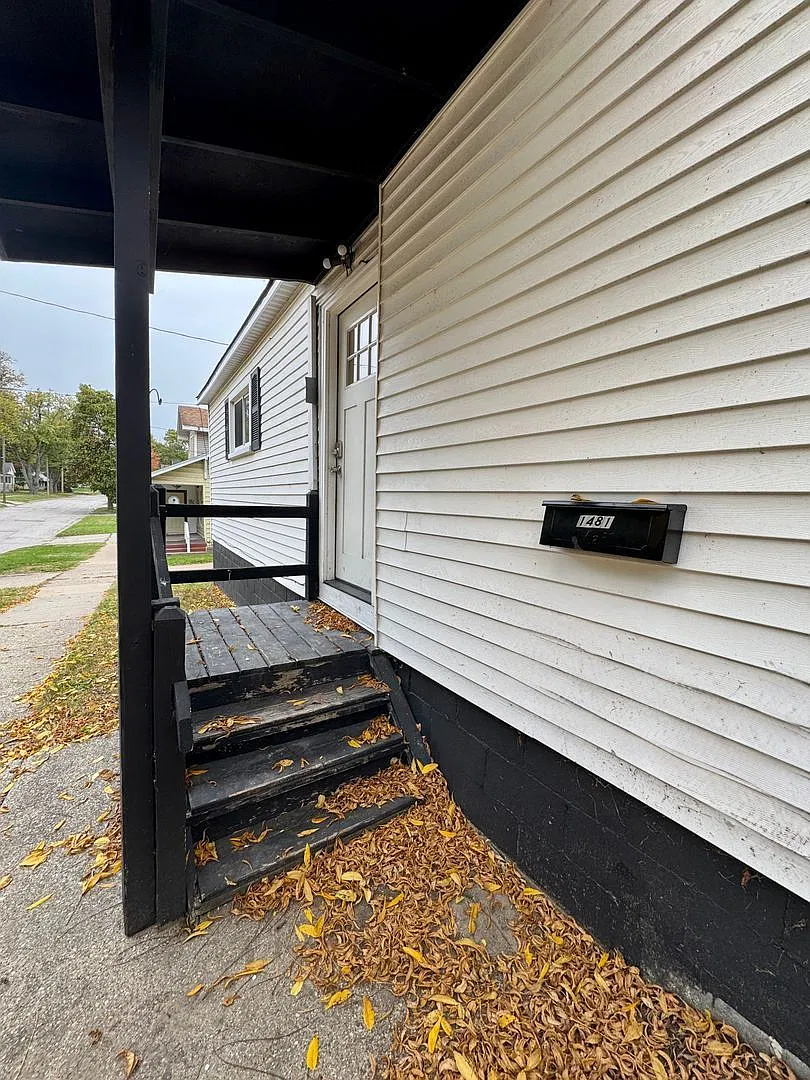 3 bed, 1.5 bath, 1970 sqft, $1,500 — Photo 2