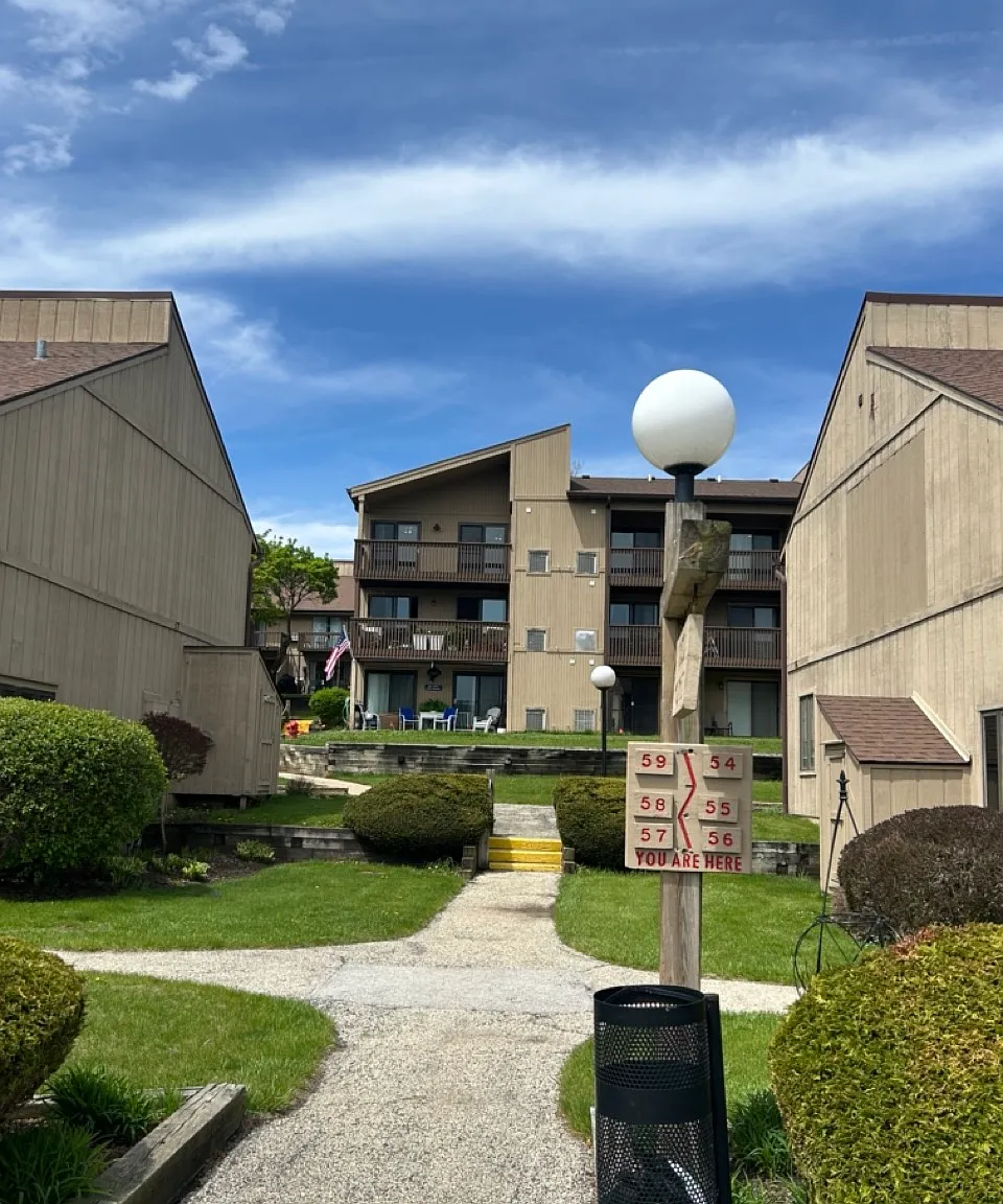 2 bed, 753 sqft, $1,800 — Photo 1