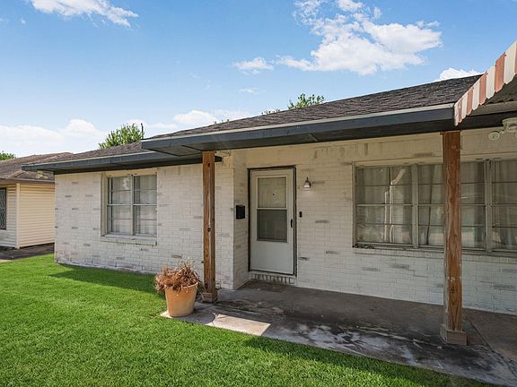 2nd image of 3606 Yosemite St