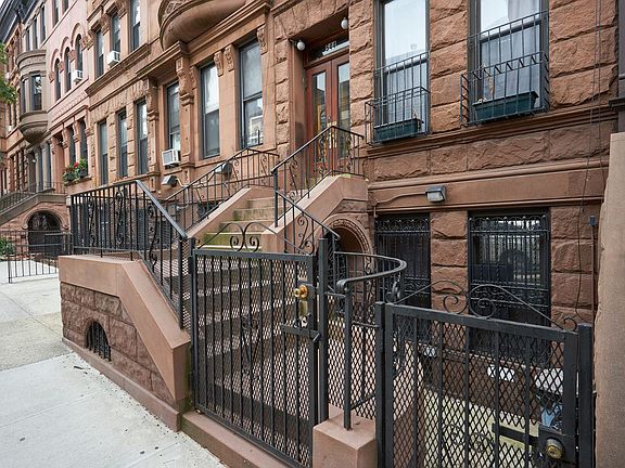2nd image of 544 W 140th St