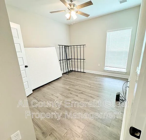 282 Magnolia St — Photo 25
