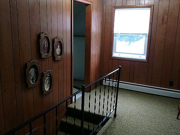 5th image of 639 Alsace Ave