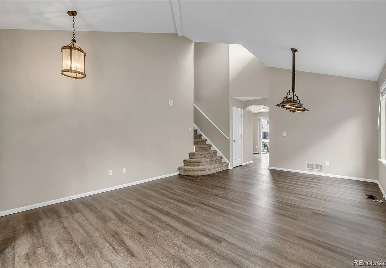 3 bed, 2.5 bath, 2317 sqft, $3,000 — Photo 4