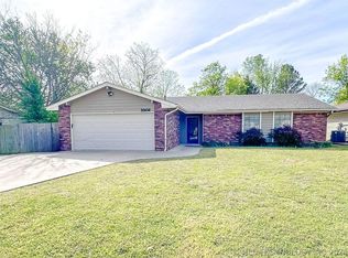 2906 W 63rd St S, Tulsa, OK 74132