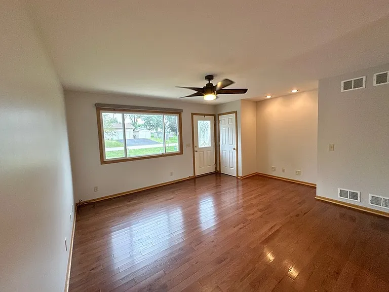 7103 Hiawatha Dr — Photo 9