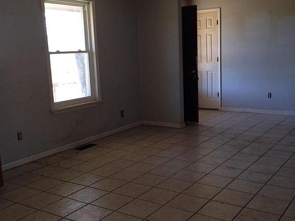 5th image of 2475 Charity Ln