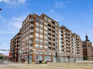 933 W Van Buren St APT 616, Chicago, IL 60607