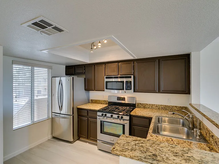 8070 W Russell Rd #2026 — Photo 6