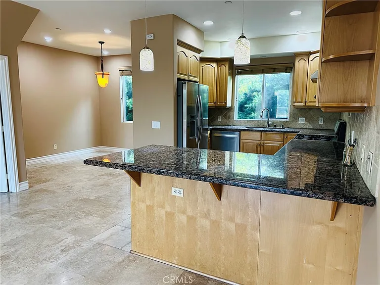 5555 Carpenter Ave #4 — Photo 8