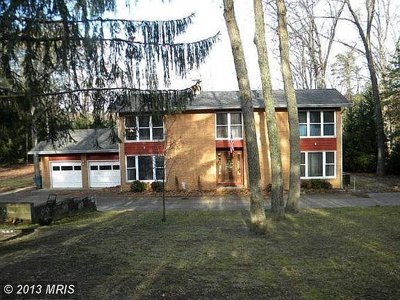 EXTERIOR PRIOR TO REMODELING