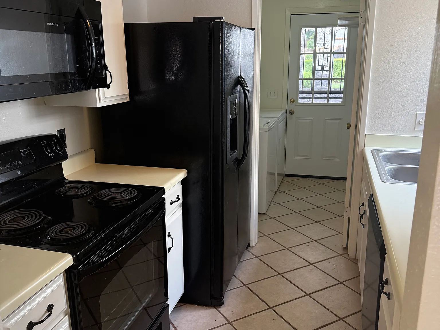 3 bed, 1194 sqft, $1,500 — Photo 3