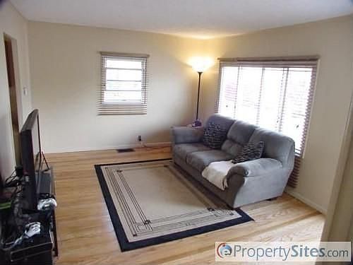 2nd image of 2412 Villa Ave