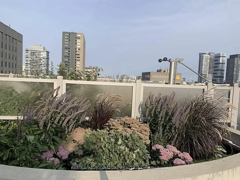 386 Yonge St #1409 — Photo 14