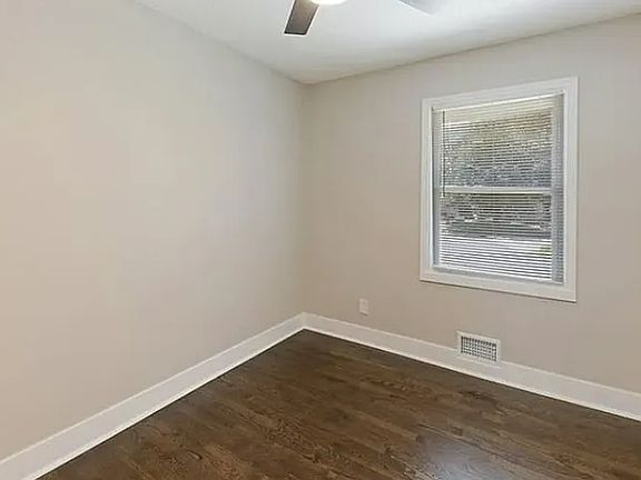 4th image of 11207 Monroe Ct