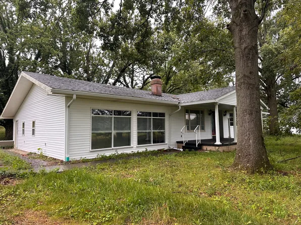 380 Golf Course Rd, Eldorado, IL 62930