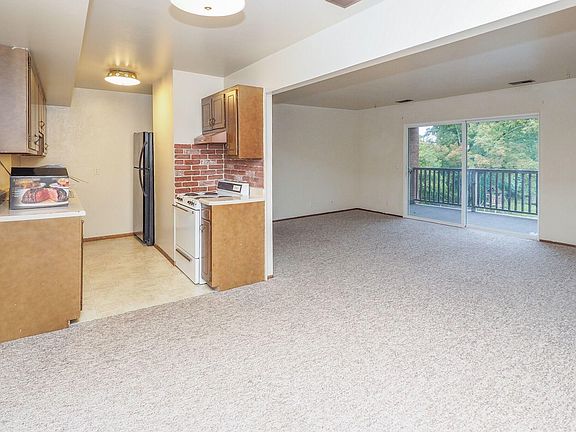 2nd image of 600 W Michigan Ave APT 9