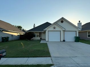 225 Lovers Path Dr, Springtown, TX 76082