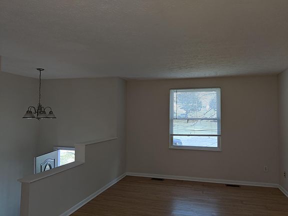 4th image of 2949 Greenbrook Ln