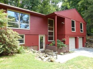 32 Forest Hills Dr, Farmington, CT 06032