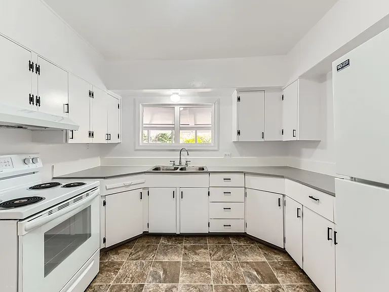 6754 SE Alder Pl — Photo 12