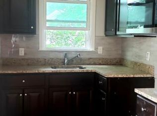 31-33 Carver St, Fall River, MA 02721