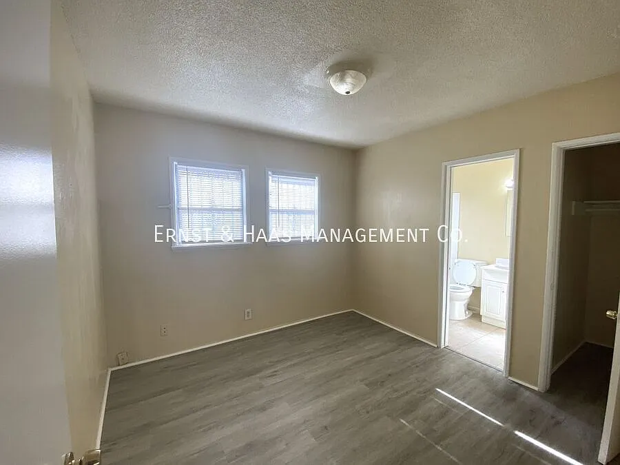 Great 1-Bedroom Apartment With Most Utilities Included! *Move_In Special* — Photo 4