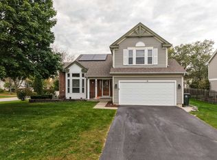 2035 N Green Bridge Ln, Hanover Park, IL 60133