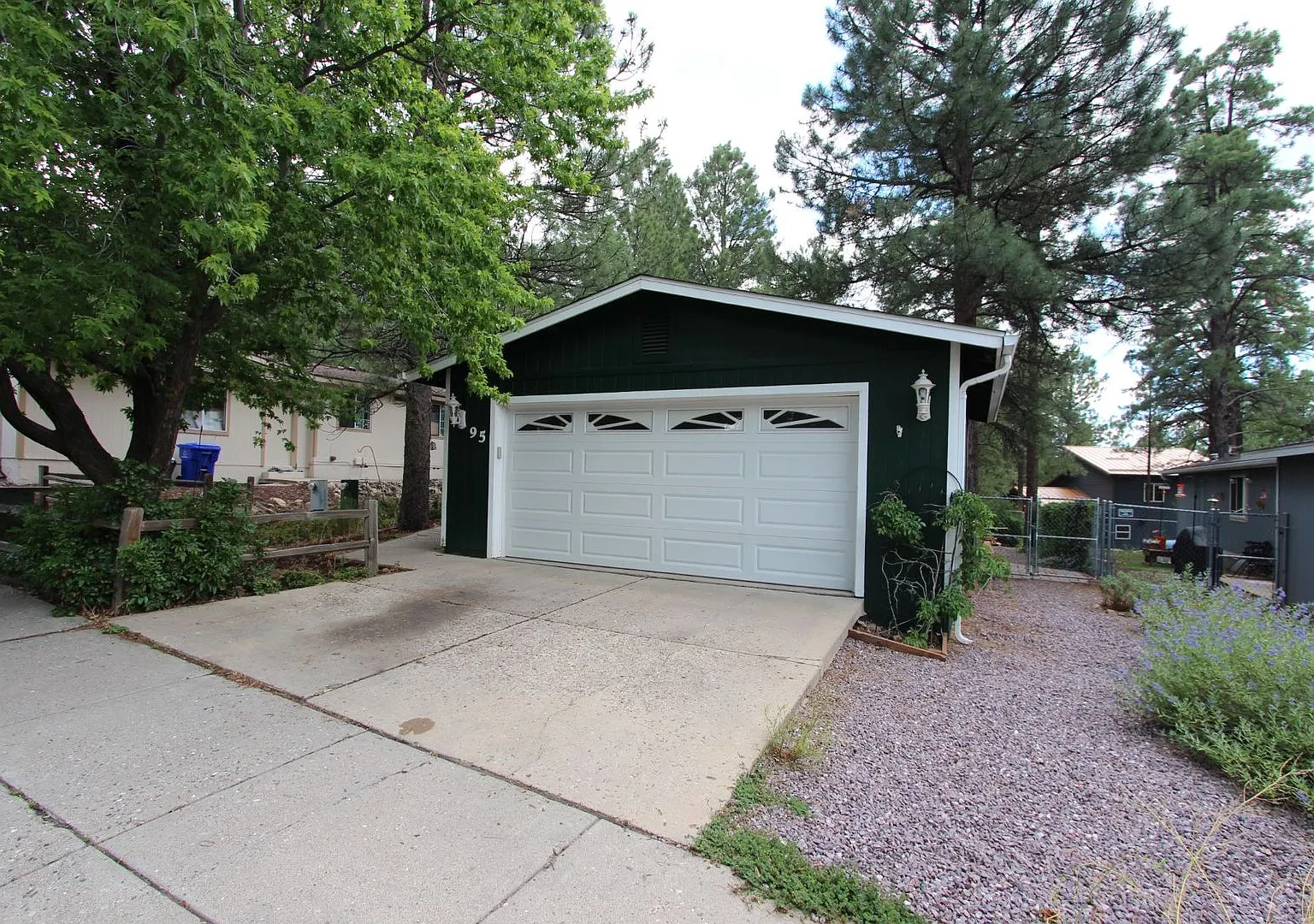 3 bed, 1344 sqft, $2,700 — Photo 1