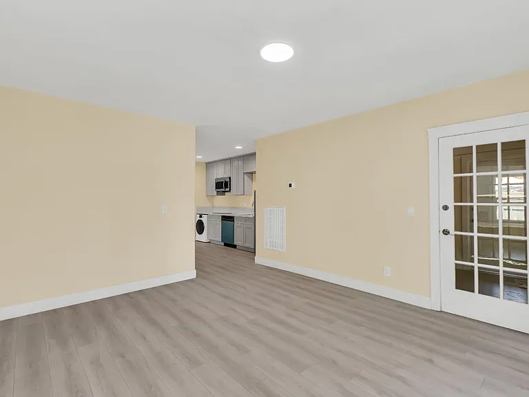 2114 23rd St #4 — Photo 1