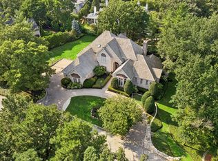 23 Ambriance Dr, Burr Ridge, IL 60527