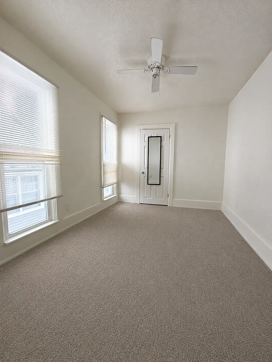 Building Photo - 210 Michigan St #4