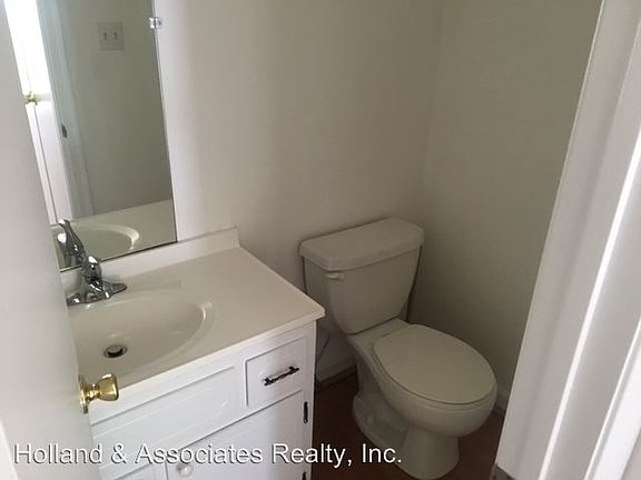 2nd image of 502 Carolyn Ct #B-1