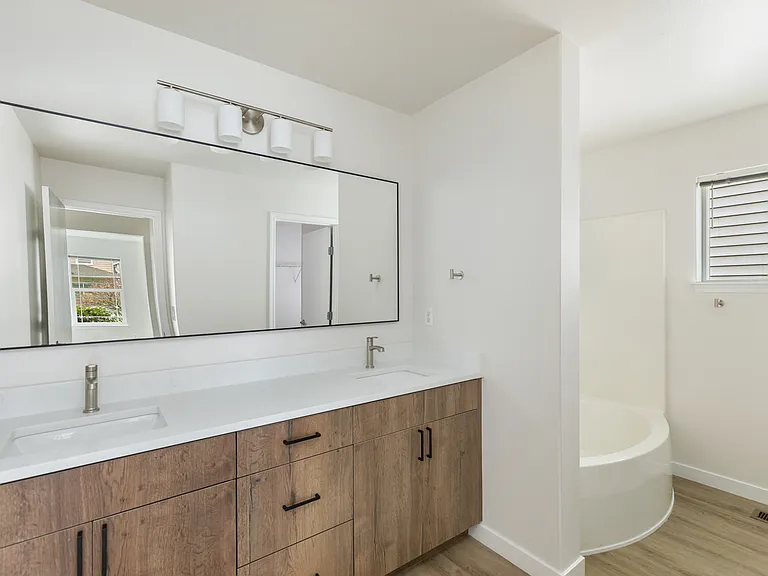 29th Street Ct E — Photo 10