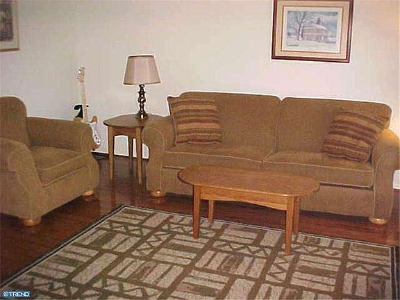 2nd image of 505 Evergreen Ln