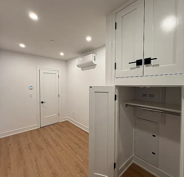 307 W 39th St #3A — Photo 6