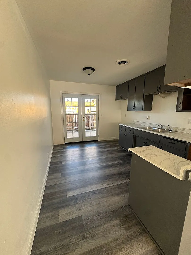 345 Wilson St. A-B-C — Photo 1