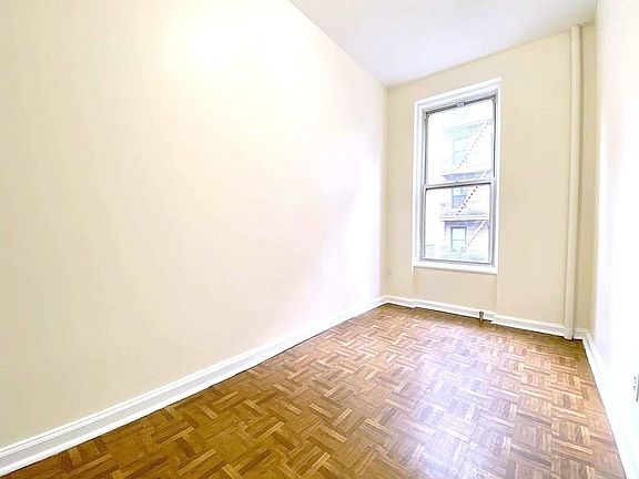 3rd image of 138 W 72nd St #4R