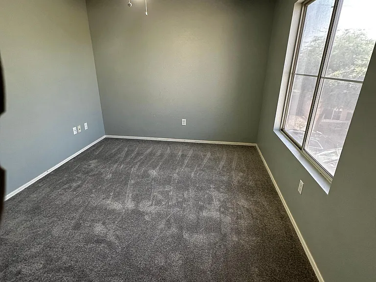 619 E Colt Ct — Photo 17