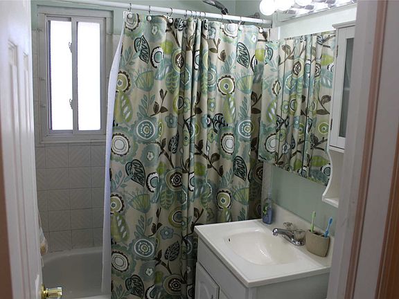 5th image of 112 Edmunton Dr APT C6