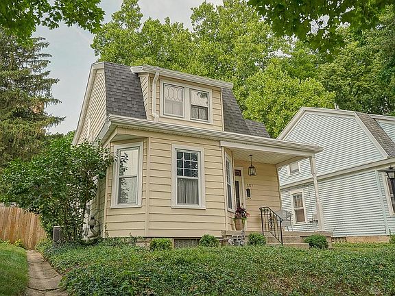 3rd image of 2215 Willowgrove Ave