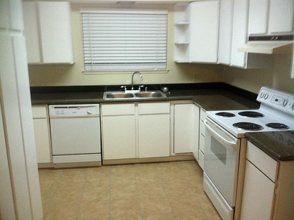 2nd image of 604 Mohican Dr