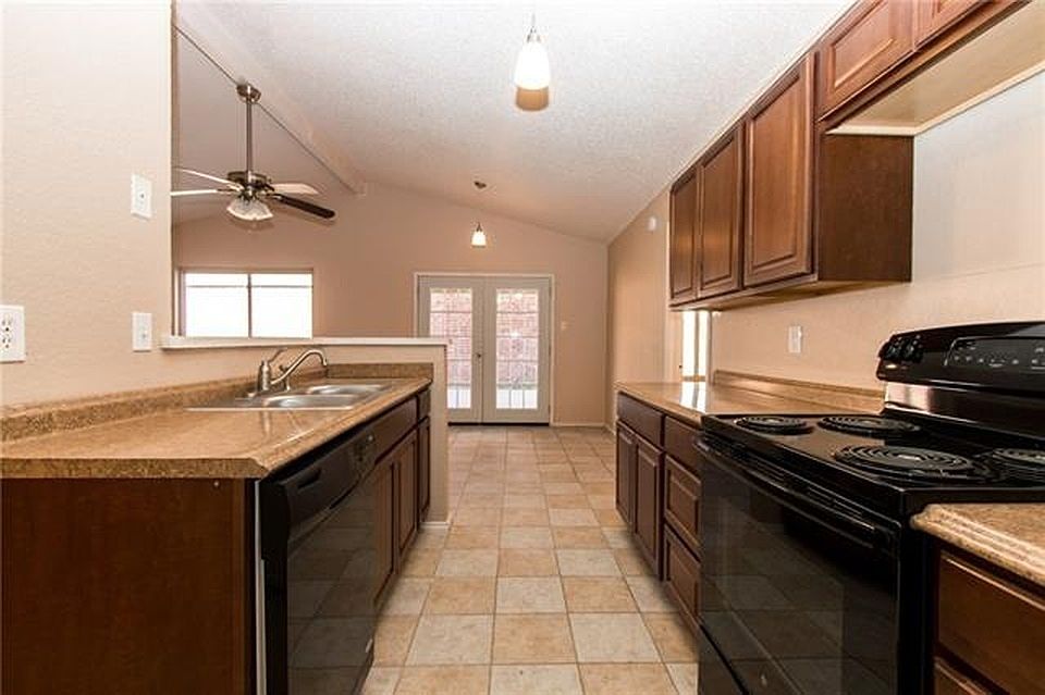 1st image of 2808 Harvest Lake Dr
