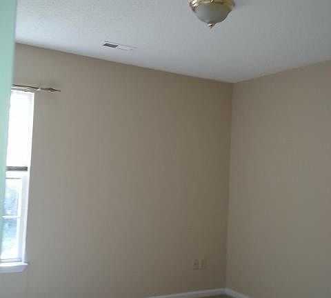 4th image of 111 Jordan Ln