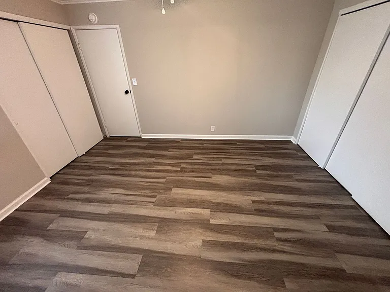 652 Summit St — Photo 8