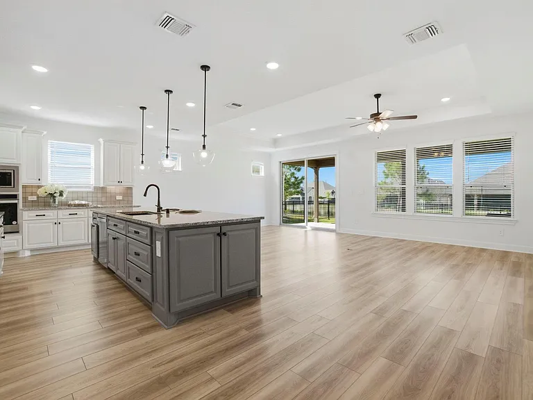 9727 Rockwell Dr — Photo 16
