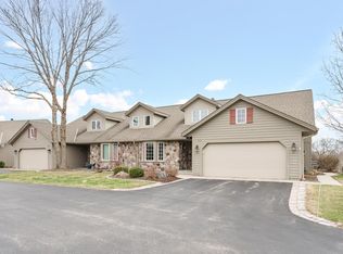 203 Deer Ridge Dr, West Bend, WI 53095