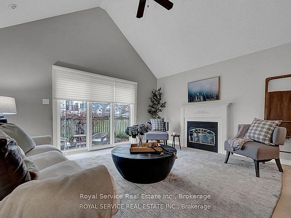 2nd image of 350 Lakebreeze Dr #5