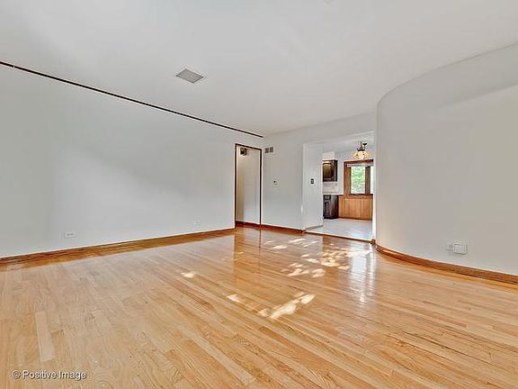 2nd image of 851 N Northwest Hwy #1A