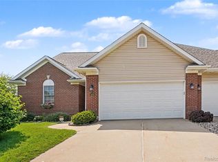 5478 Red Oak Ct, Linden, MI 48451